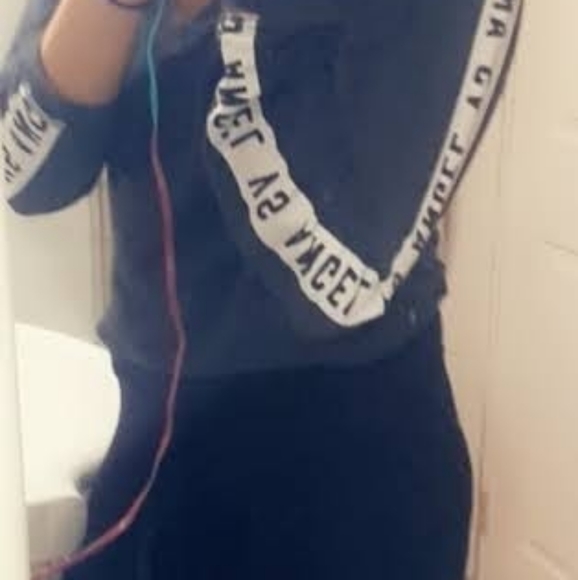 Meet your Posher, Amber - Picture 7 of 16